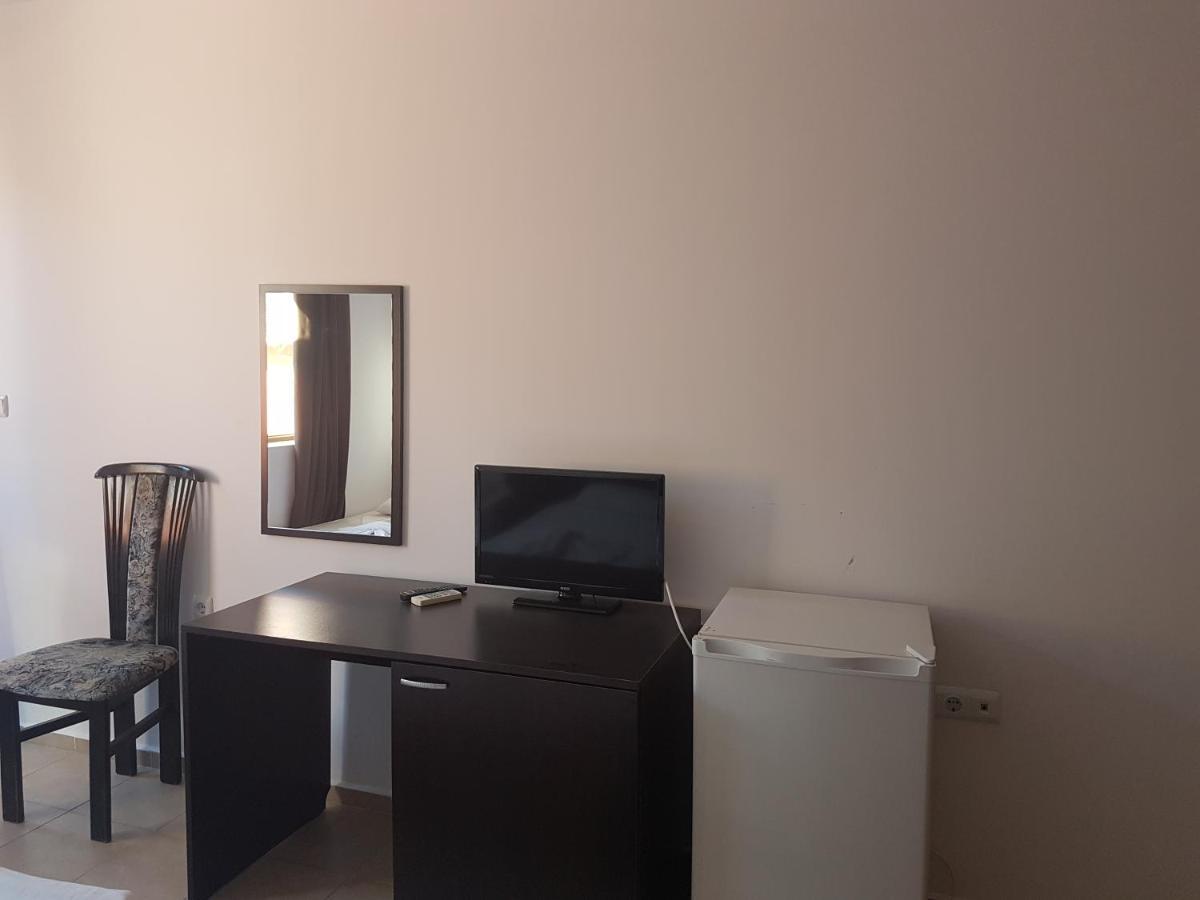 Salt Lake Aparthotel Pomorie Extérieur photo