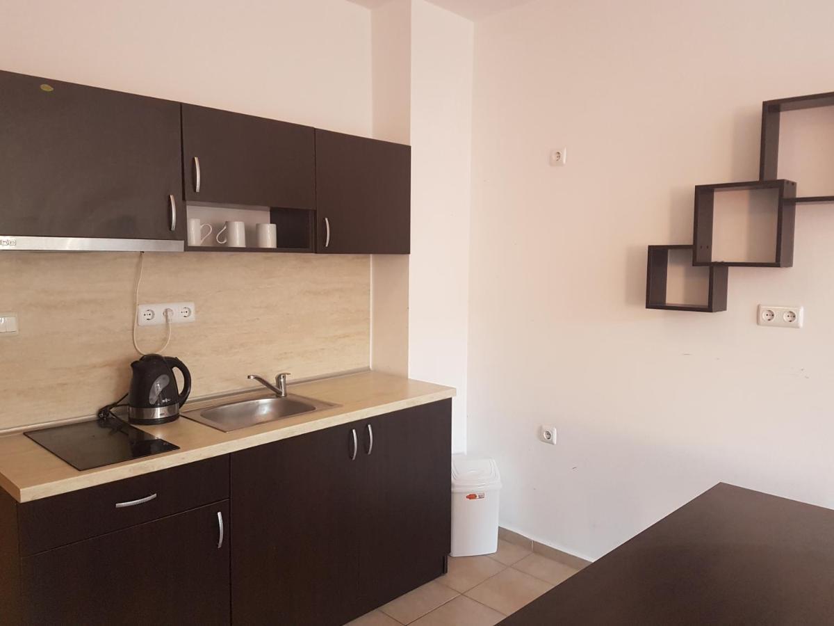Salt Lake Aparthotel Pomorie Extérieur photo